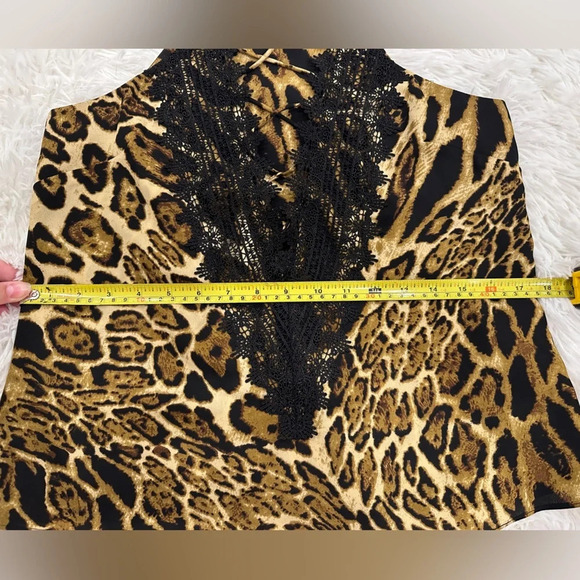 WAYF leopard print  sleeveless blouse lace up size xs - Picture 8 of 8